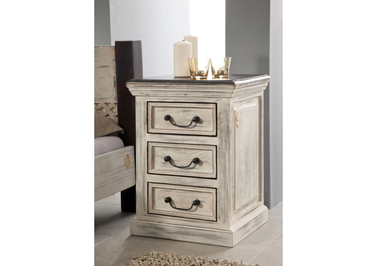 Petite Commode 45x40 Manguier Ciré Blanc Antique CASTLE-ANTIK #65 1 Petite Commode 45x40 Manguier Ciré Blanc Antique CASTLE-ANTIK #65