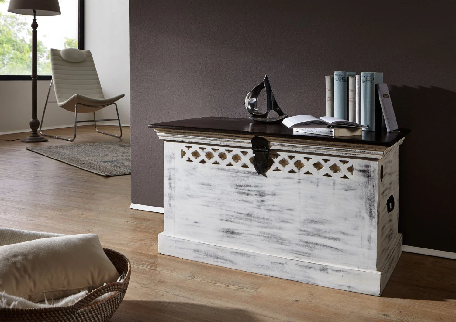 Coffre 90x50 Manguier Ciré Blanc Antique CASTLE-ANTIK #255 1 Coffre 90x50 Manguier Ciré Blanc Antique CASTLE-ANTIK #255