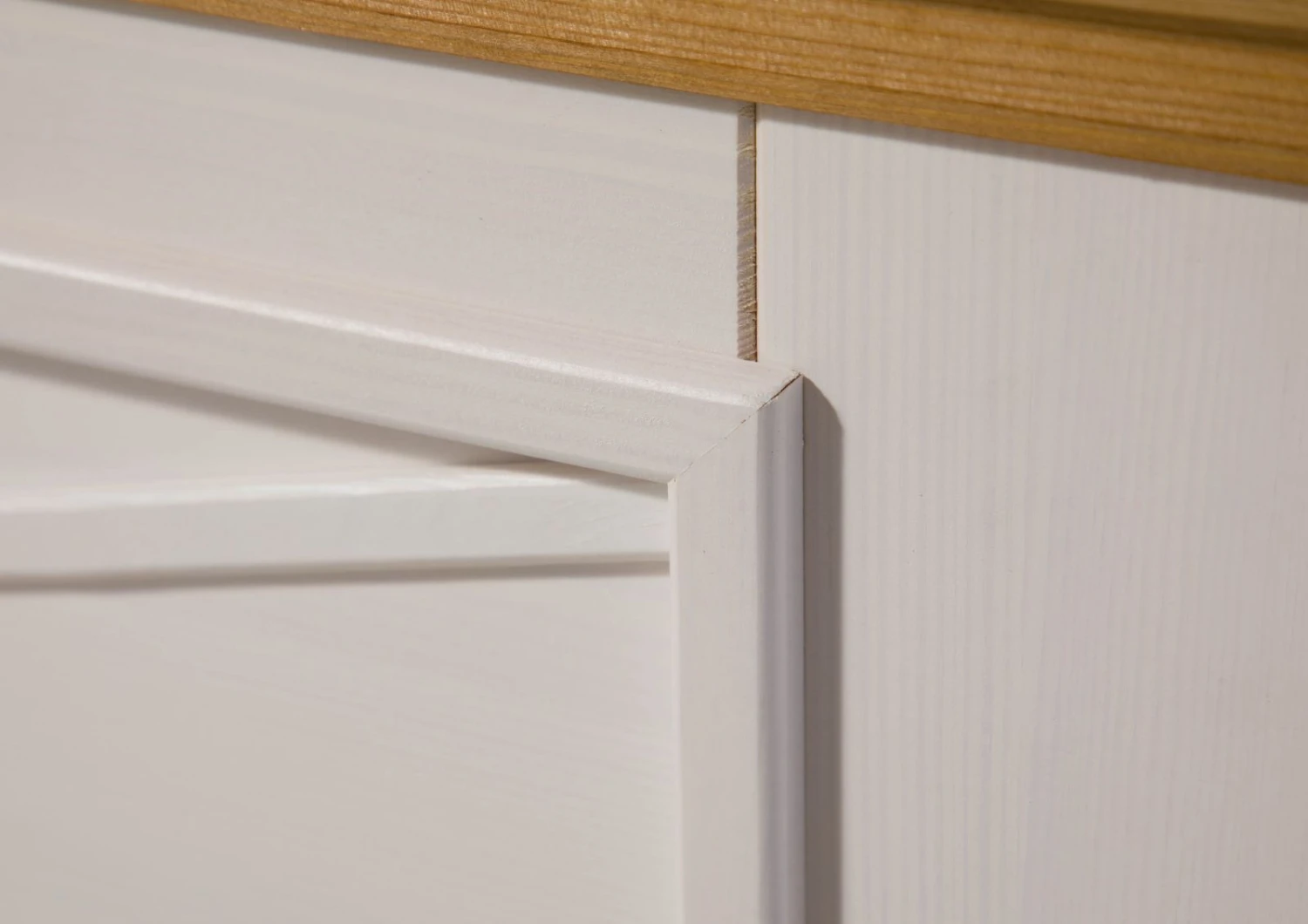 Coffre 109x42 Pin Ciré Blanc HANNA #14 6 Coffre 109x42 Pin Ciré Blanc HANNA #14 – Image 6