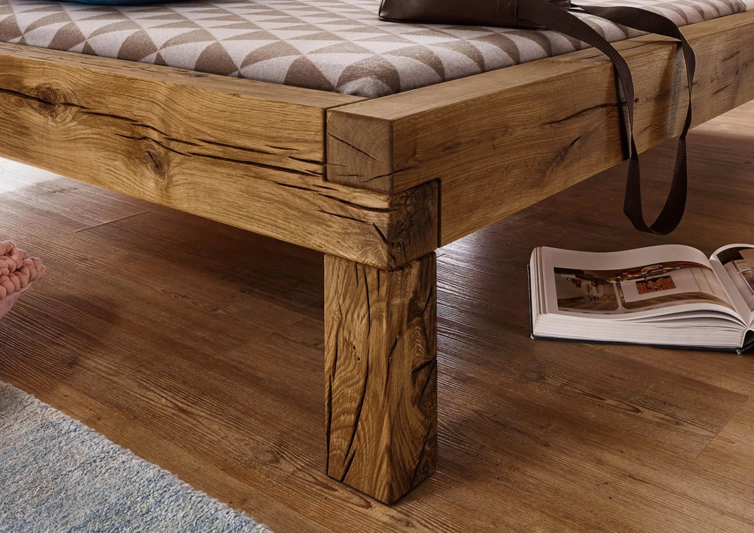 Lit Double 160x200 Cadre En Poutres De Chêne Sauvage Brun-tabac Huilé JANGALI # 411 3 Lit Double 160x200 Cadre En Poutres De Chêne Sauvage Brun-tabac Huilé JANGALI # 411 – Image 3