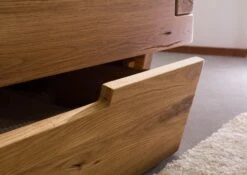 Lit à Poutre Avec Tiroirs 200x200 Chêne Sauvage Huilé Naturel INNSBRUCK #300 -Massivmoebel24 06 640 206 0300 05