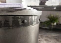 Table D'appoint 42x42 Manguier Laqué Gris HEAVY INDUSTRY #159 -Massivmoebel24 09 100 677 0159 4