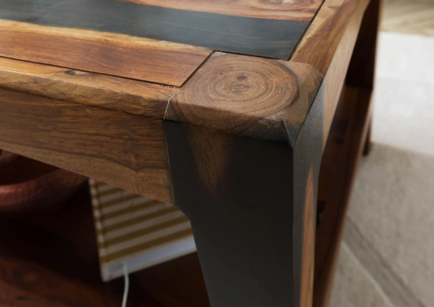 ANCONA #201 Table Basse En Bois De Sheesham - Laqué / Brun Foncé 115x60x45 5 ANCONA #201 Table Basse En Bois De Sheesham - Laqué / Brun Foncé 115x60x45 – Image 5