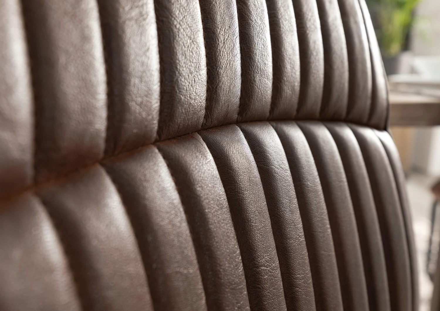 Chaise Cantilever 52x62 Cuir Brun IRON LABEL #03 4 Chaise Cantilever 52x62 Cuir Brun IRON LABEL #03 – Image 4