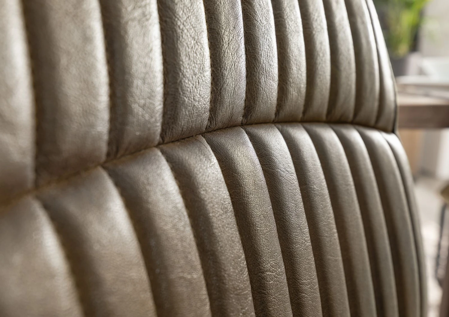 Chaise Cantilever 52x62 Cuir Gris IRON LABEL #04 4 Chaise Cantilever 52x62 Cuir Gris IRON LABEL #04 – Image 4