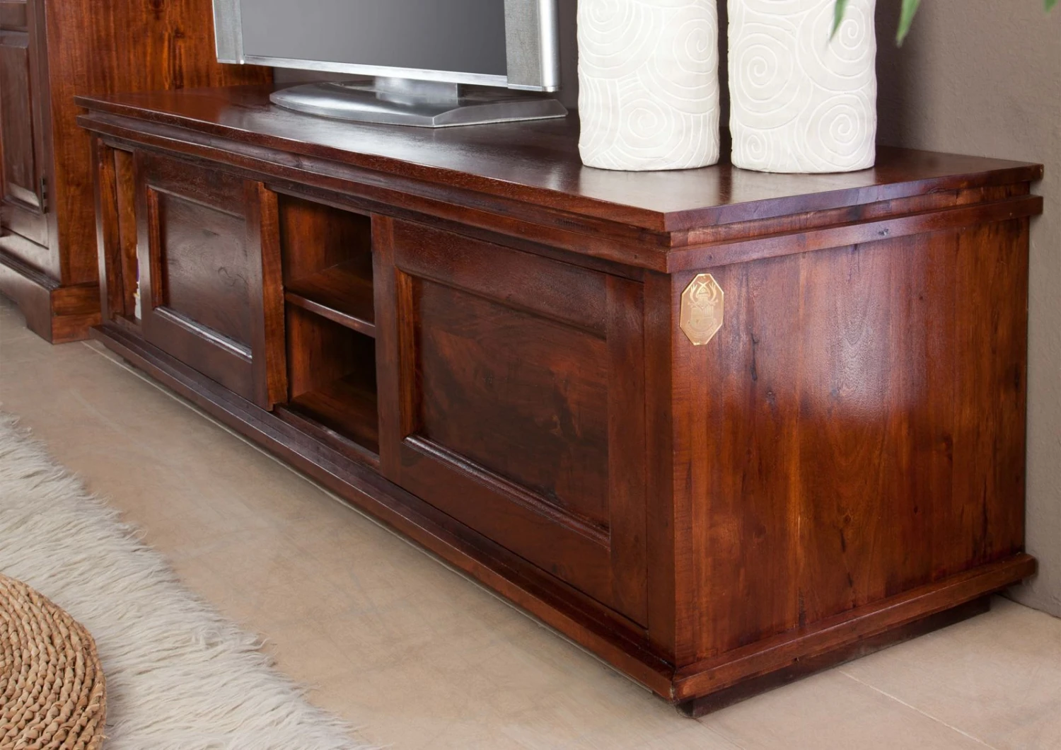 Meuble TV 160x45 Acacia Laqué Nougat OXFORD #450 2 Meuble TV 160x45 Acacia Laqué Nougat OXFORD #450 – Image 2