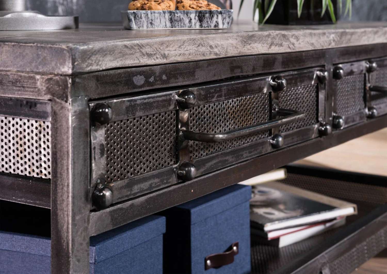 Table Basse 110x60 Manguier Laqué Gris HEAVY INDUSTRY #122 5 Table Basse 110x60 Manguier Laqué Gris HEAVY INDUSTRY #122 – Image 5