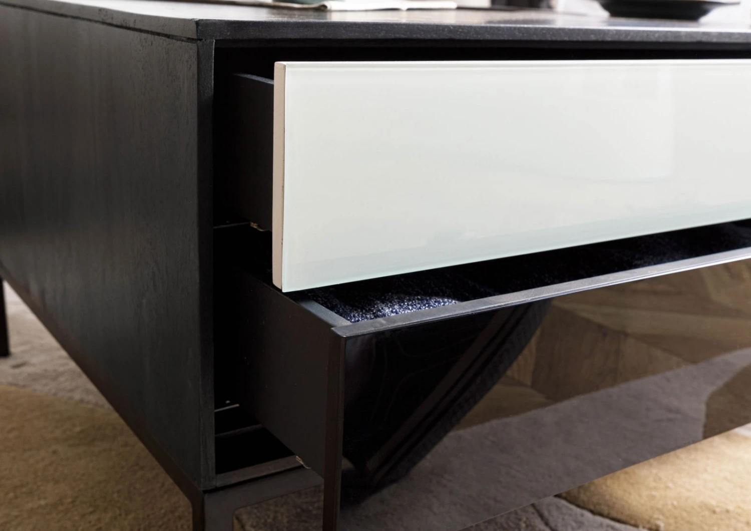 Table Basse 112x67x43 Bois De Manguier Gris Huilé CHICAGO # 212 7 Table Basse 112x67x43 Bois De Manguier Gris Huilé CHICAGO # 212 – Image 7