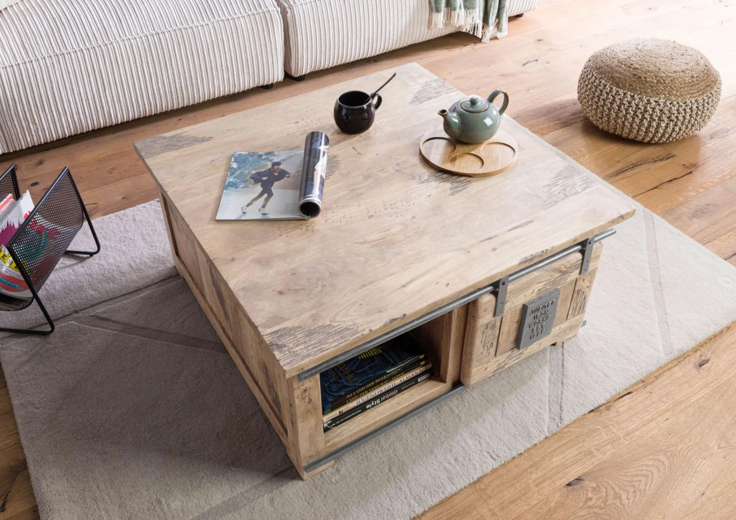 Table De Salle à Manger En Bois De Manguier 90x90x45, Vernis Beige, RAILWAY #3006 2 Table De Salle à Manger En Bois De Manguier 90x90x45, Vernis Beige, RAILWAY #3006 – Image 2