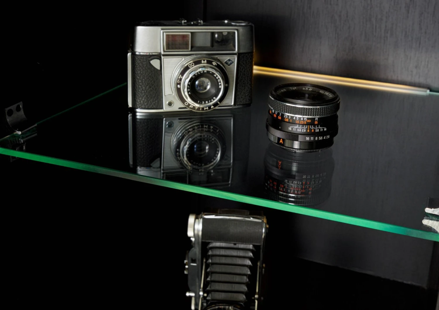 Buffet En Bois De Manguier Et De Bois De Palissandre Laqué Noir Et Brun SUN#104 5 Buffet En Bois De Manguier Et De Bois De Palissandre Laqué Noir Et Brun SUN#104 – Image 5