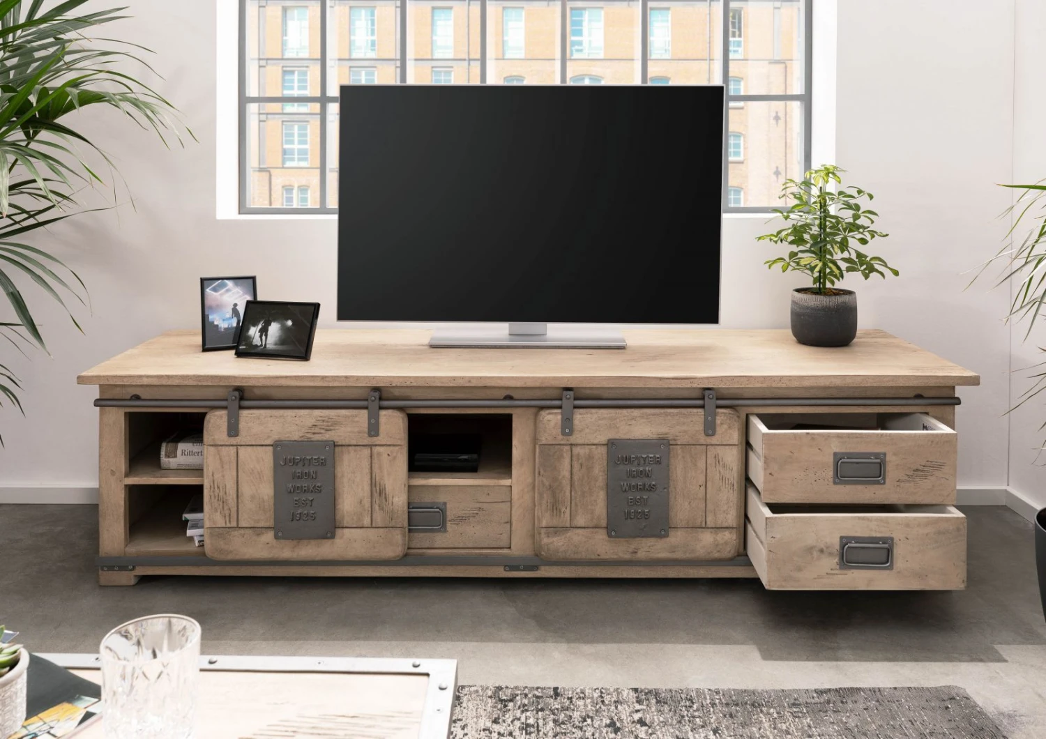 Meuble TV 200x55 Manguier Laqué Blanchi RAILWAY #351 4 Meuble TV 200x55 Manguier Laqué Blanchi RAILWAY #351 – Image 4