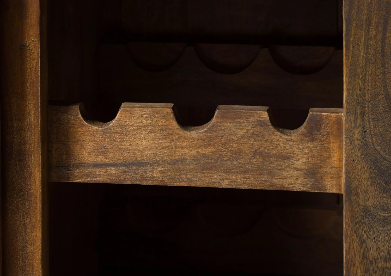 Bar à Vin En Bois De Manguier Huilé RAILWAY #440 7 Bar à Vin En Bois De Manguier Huilé RAILWAY #440 – Image 7