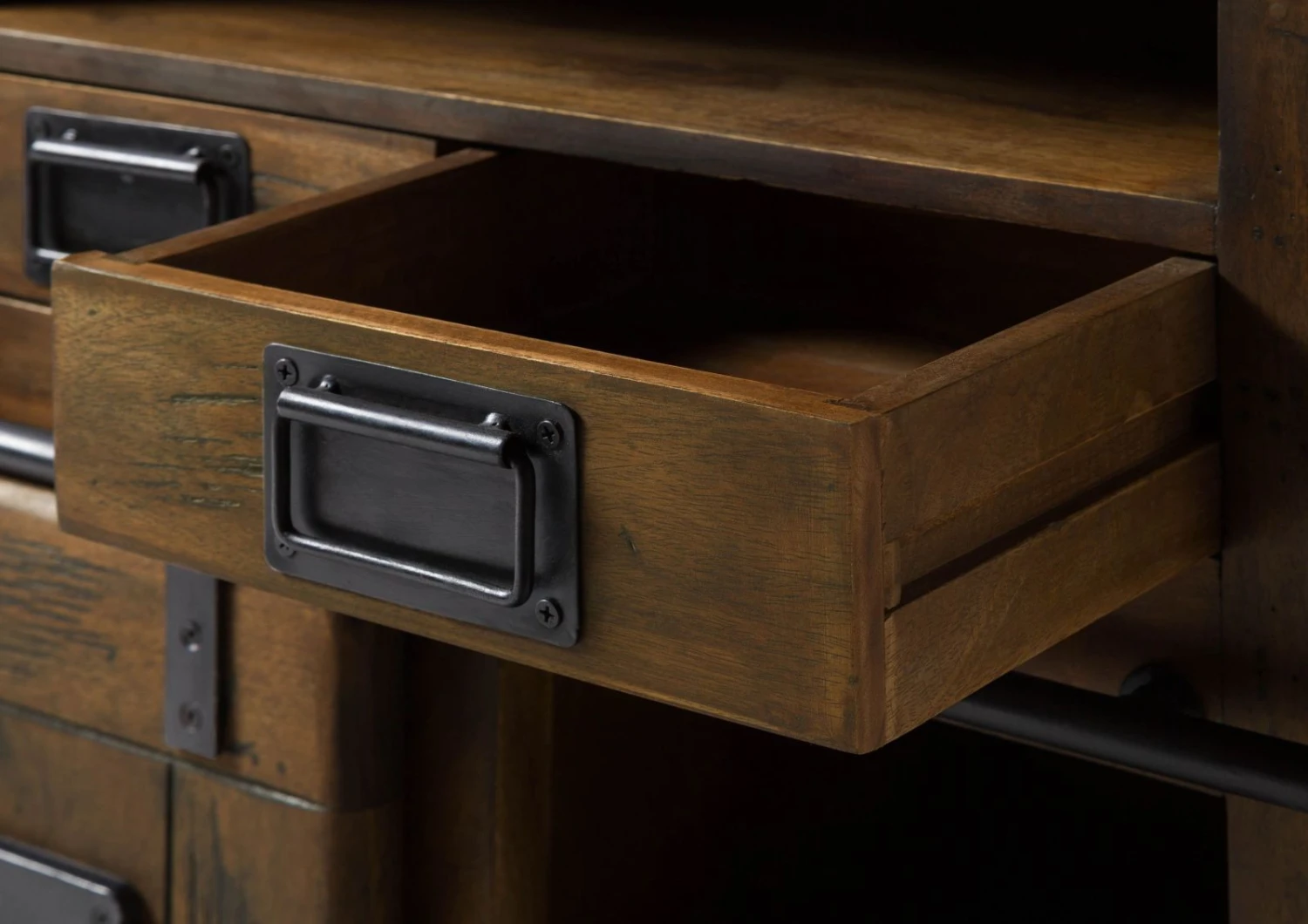 Commode En Bois De Manguier Huilé RAILWAY #452 6 Commode En Bois De Manguier Huilé RAILWAY #452 – Image 6