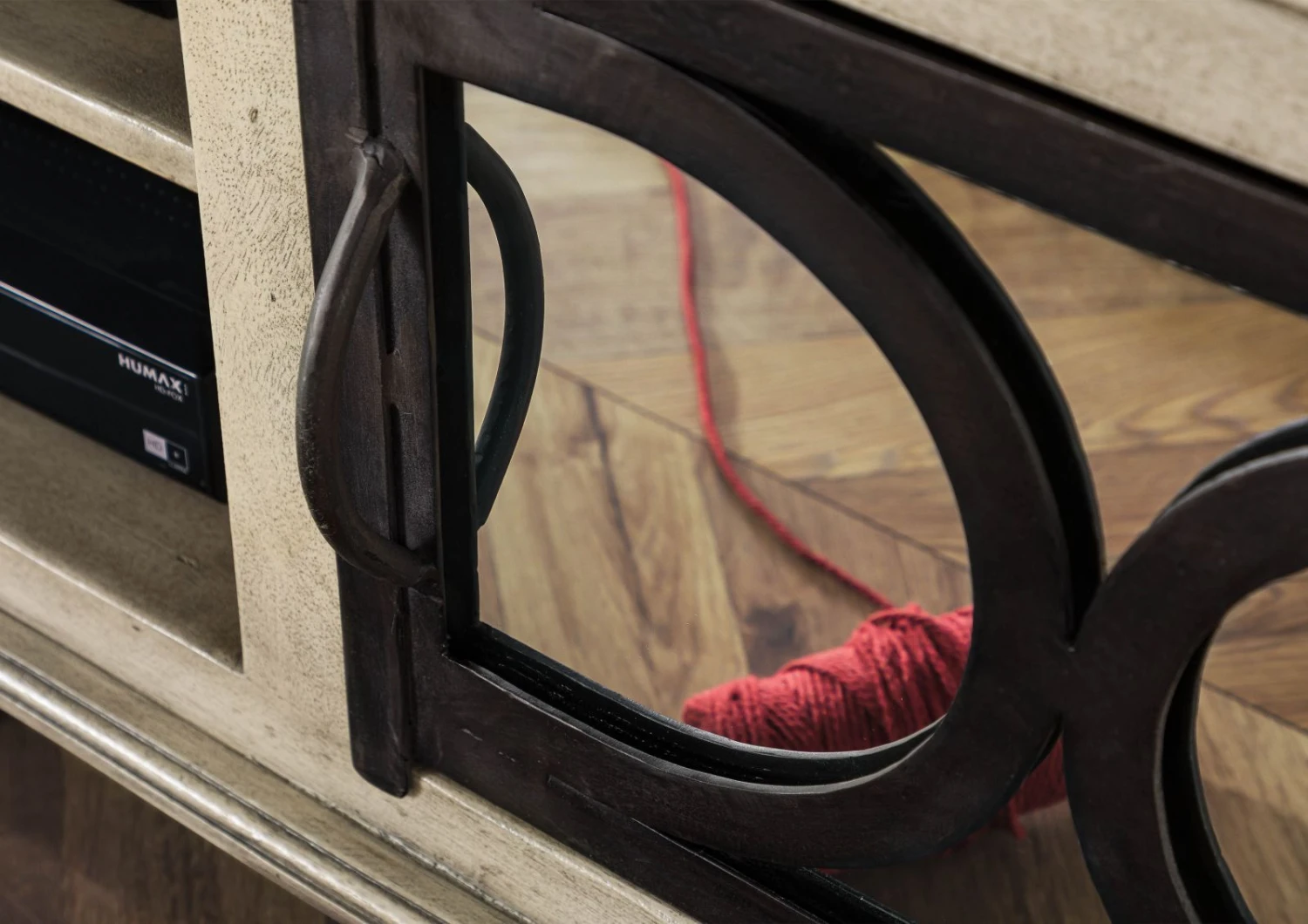 Meuble TV 150x45 Manguier Laqué Gris HERMITAGE #611 5 Meuble TV 150x45 Manguier Laqué Gris HERMITAGE #611 – Image 5