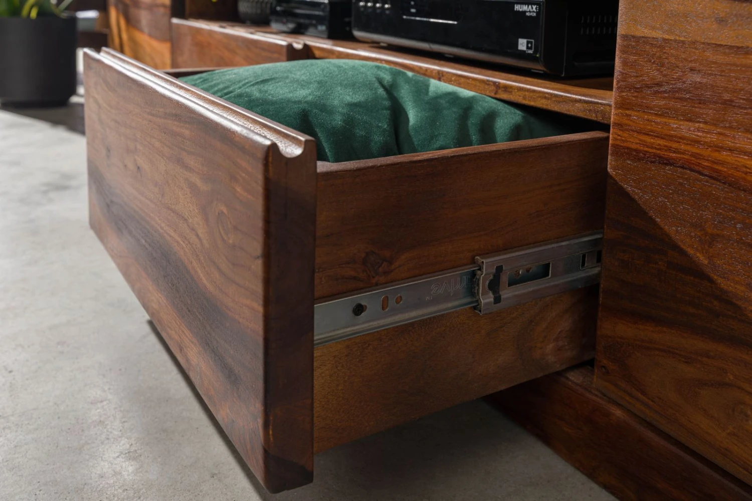 Meuble TV 200x45 Palissandre Ciré Noisette TORONTO #251 6 Meuble TV 200x45 Palissandre Ciré Noisette TORONTO #251 – Image 6