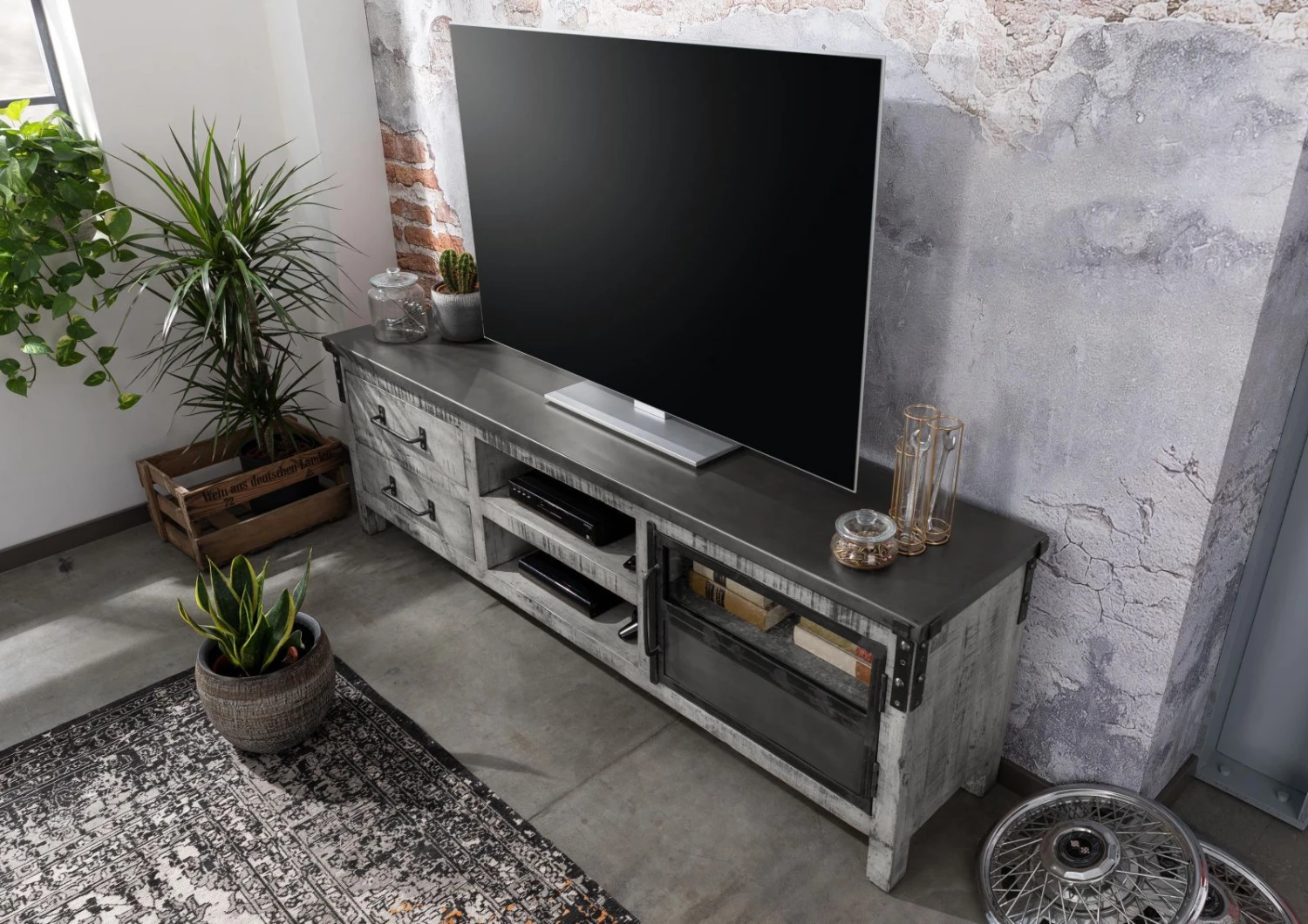 Meuble TV 190x40 Manguier Laqué Gris HEAVY INDUSTRY #134 2 Meuble TV 190x40 Manguier Laqué Gris HEAVY INDUSTRY #134 – Image 2