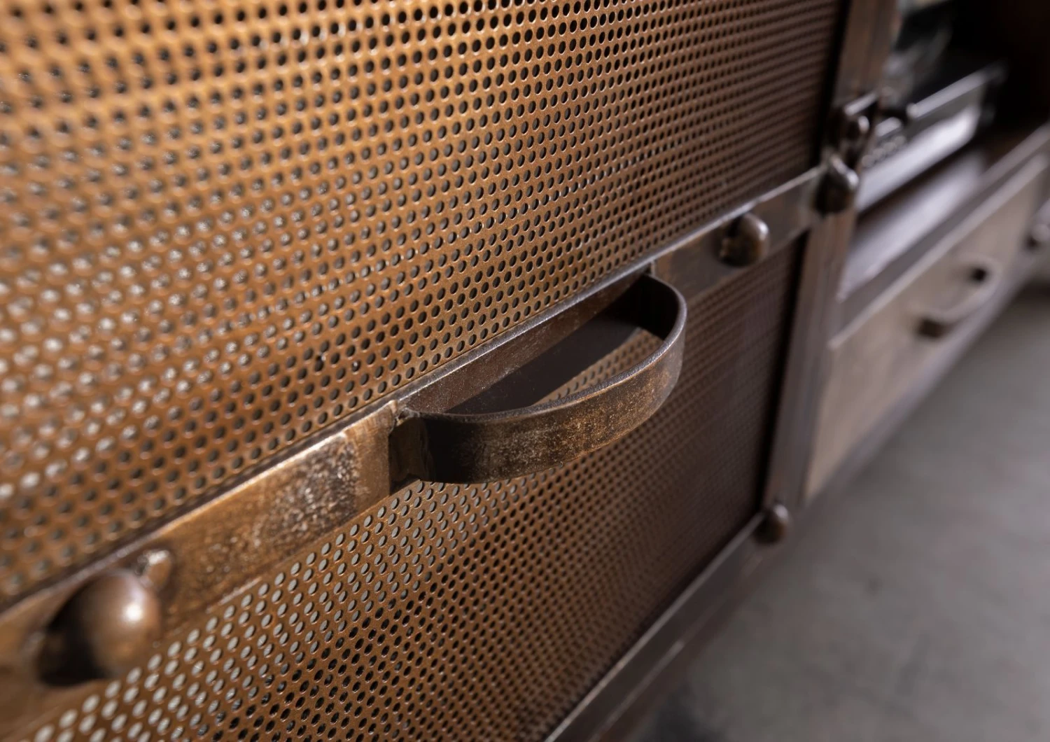 Meuble TV 150x40 Manguier Laqué Brun HEAVY INDUSTRY #219 5 Meuble TV 150x40 Manguier Laqué Brun HEAVY INDUSTRY #219 – Image 5