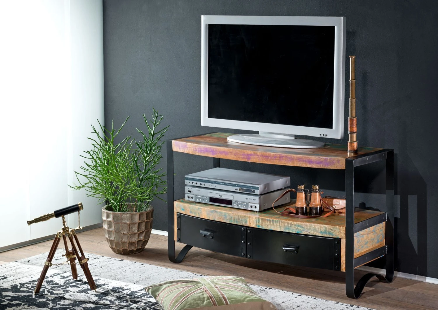 Meuble TV 100x43 Bois De Récupération Laqué Multicolore INDUSTRIAL #40 1 Meuble TV 100x43 Bois De Récupération Laqué Multicolore INDUSTRIAL #40