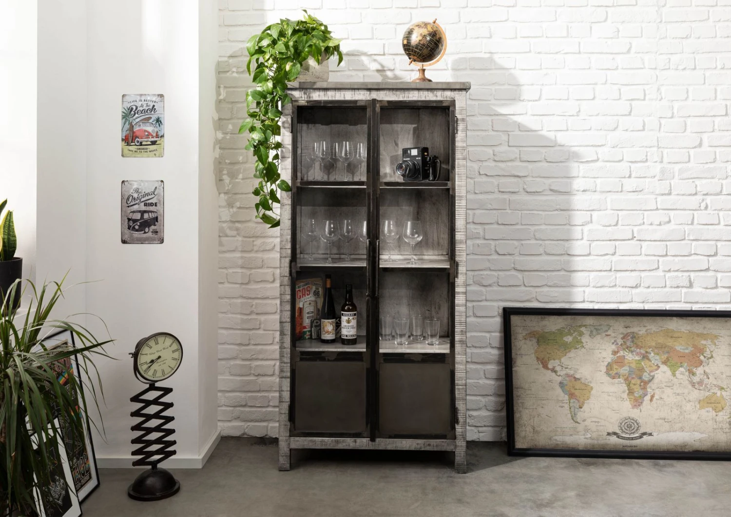 Vitrine 90x40 Manguier Laqué Gris HEAVY INDUSTRY #141 3 Vitrine 90x40 Manguier Laqué Gris HEAVY INDUSTRY #141 – Image 3