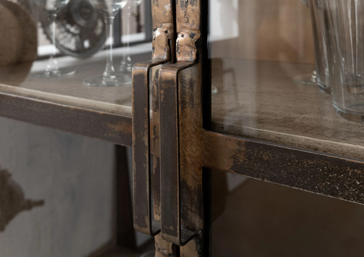 Vitrine 92x40 Manguier Laqué Brun HEAVY INDUSTRY #243 6 Vitrine 92x40 Manguier Laqué Brun HEAVY INDUSTRY #243 – Image 6