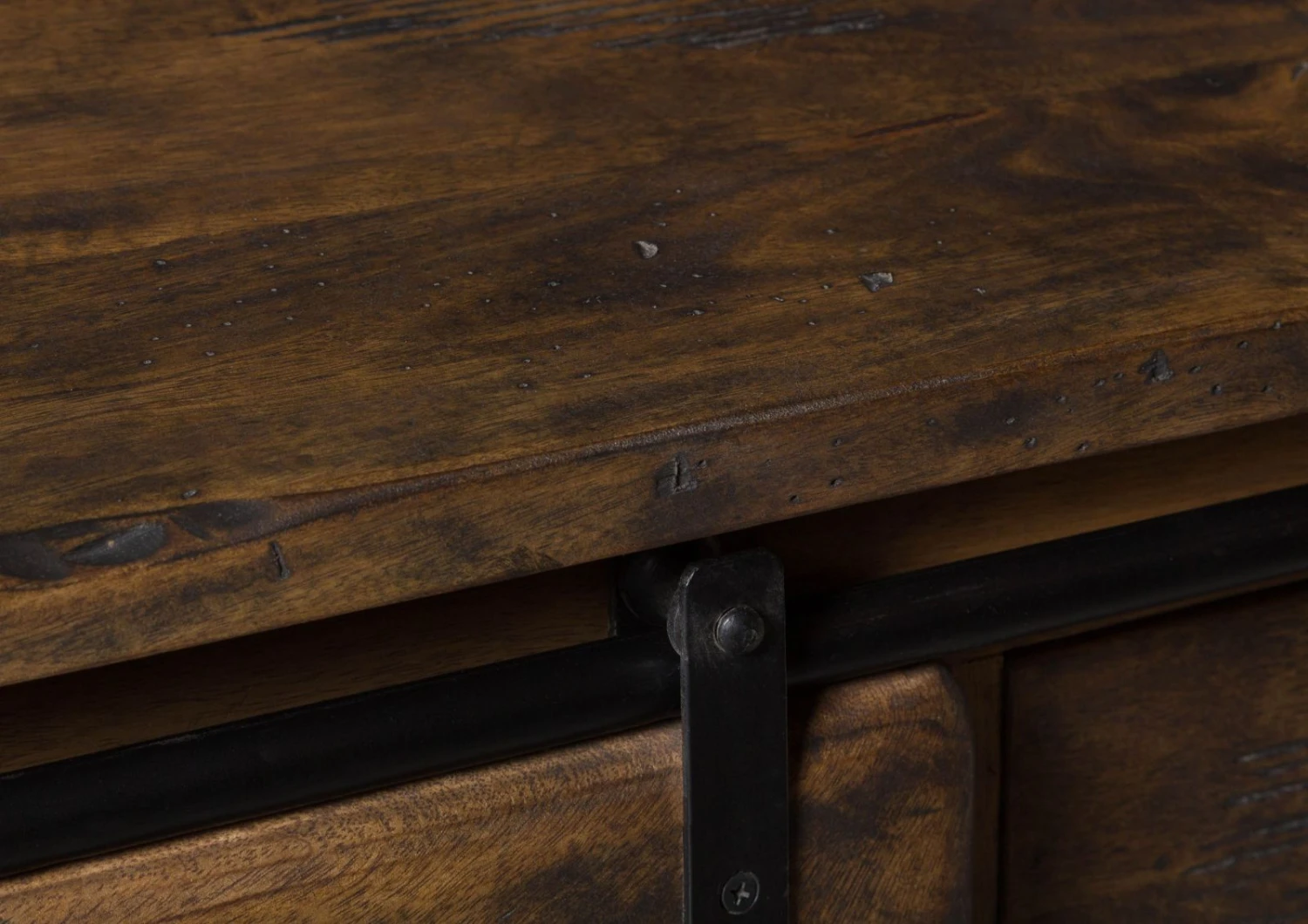 Commode En Bois De Manguier Huilé RAILWAY #403 6 Commode En Bois De Manguier Huilé RAILWAY #403 – Image 6