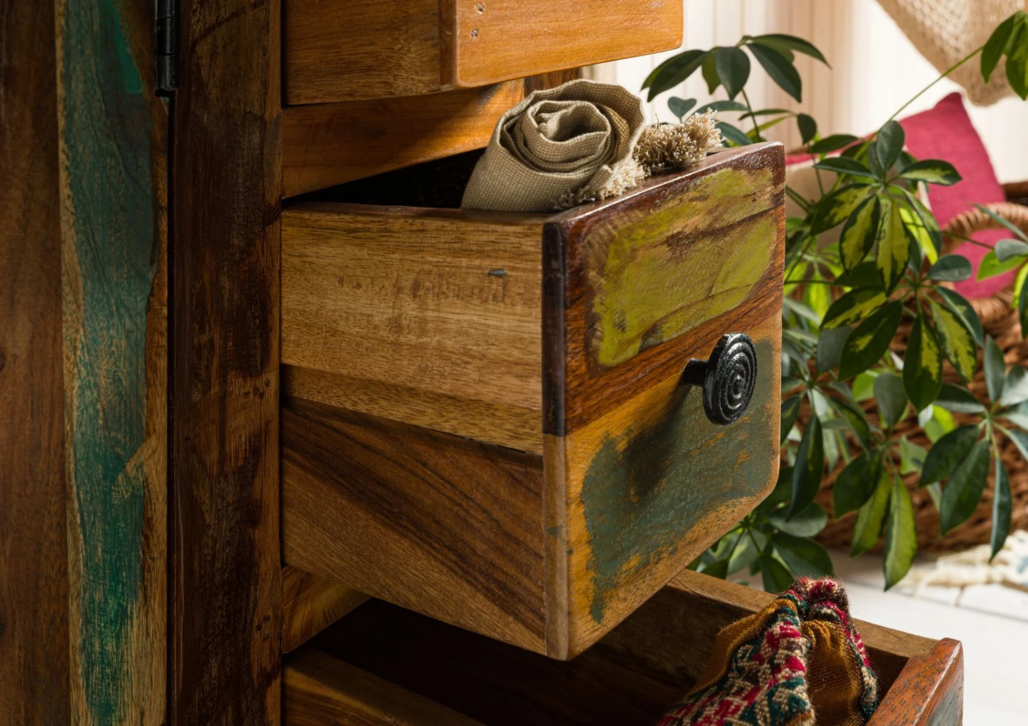 Commode 110x40 Bois De Récupération Laqué Multicolore SIXTIES #112 5 Commode 110x40 Bois De Récupération Laqué Multicolore SIXTIES #112 – Image 5