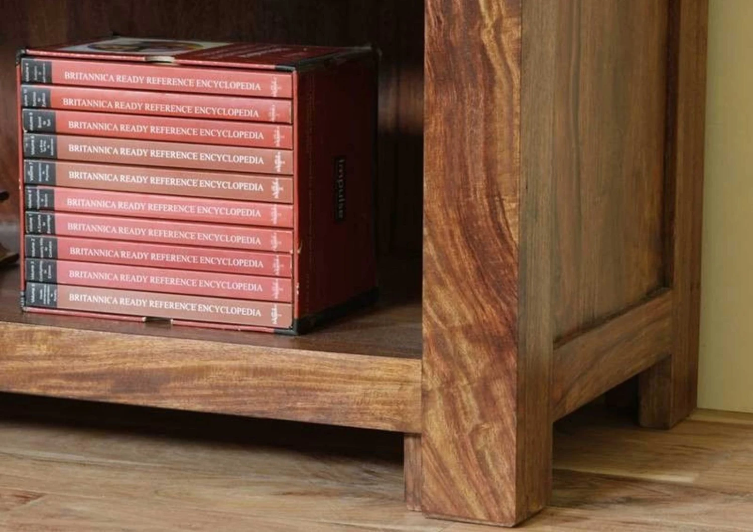 Bibliothèque 100x40 Palissandre Laqué Life Honey METRO LIFE #104 5 Bibliothèque 100x40 Palissandre Laqué Life Honey METRO LIFE #104 – Image 5