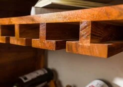 Étagère à Vin 67x35 Acacia Laqué Miel OXFORD #0533 11 Étagère à Vin 67x35 Acacia Laqué Miel OXFORD #0533 -Massivmoebel24 09 350 610 0P45 4