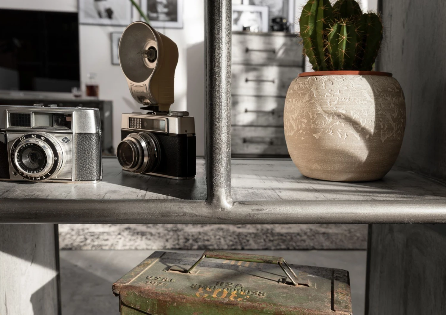 Étagère 183x40 Manguier Laqué Gris HEAVY INDUSTRY #106 5 Étagère 183x40 Manguier Laqué Gris HEAVY INDUSTRY #106 – Image 5