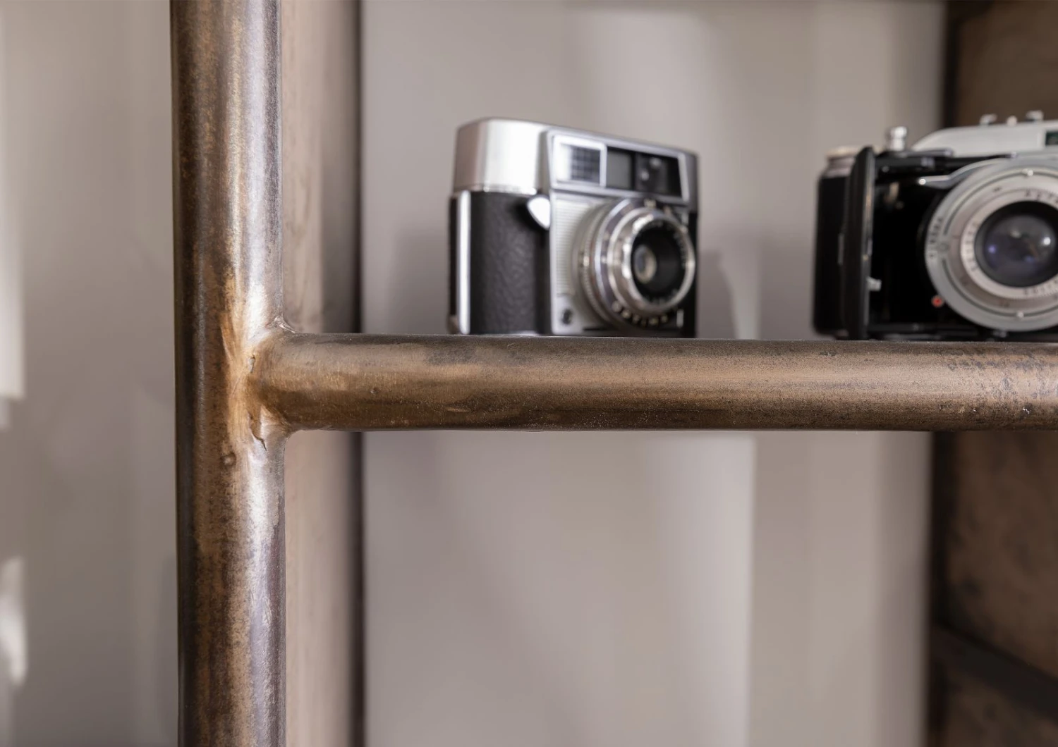 Étagère 90x40 Manguier Laqué Brun HEAVY INDUSTRY #207 5 Étagère 90x40 Manguier Laqué Brun HEAVY INDUSTRY #207 – Image 5