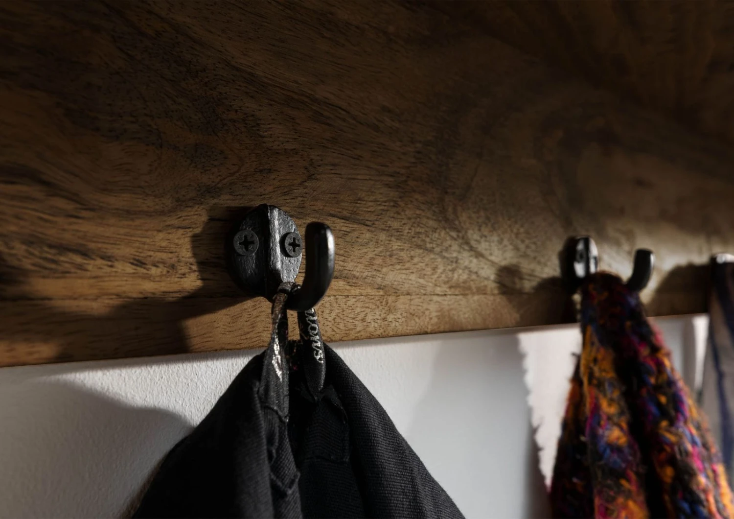 Porte Manteau Mural En Bois D' Acacia Huilé RAILWAY #459 4 Porte Manteau Mural En Bois D' Acacia Huilé RAILWAY #459 – Image 4