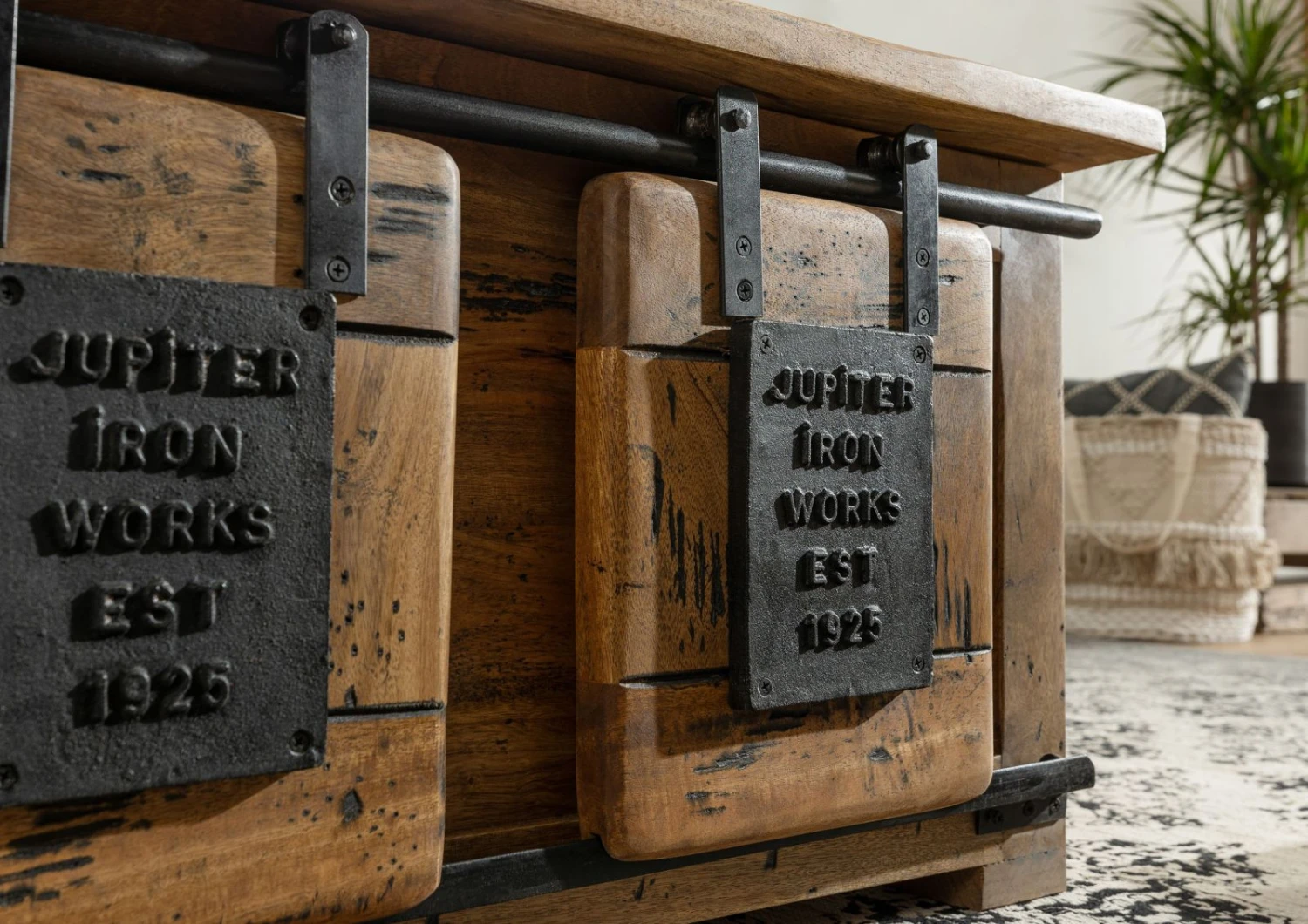 Coffre 90x90 Manguier Laqué Bois Naturel RAILWAY #164 6 Coffre 90x90 Manguier Laqué Bois Naturel RAILWAY #164 – Image 6