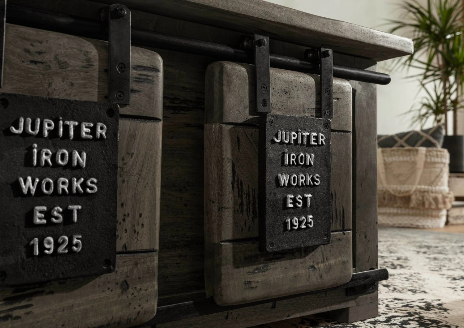 Coffre 90x90 Manguier Laqué Gris RAILWAY #264 6 Coffre 90x90 Manguier Laqué Gris RAILWAY #264 – Image 6