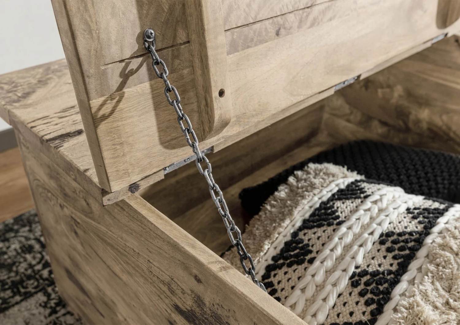 Coffre 90x90 Manguier Laqué Whitewash RAILWAY #364 5 Coffre 90x90 Manguier Laqué Whitewash RAILWAY #364 – Image 5