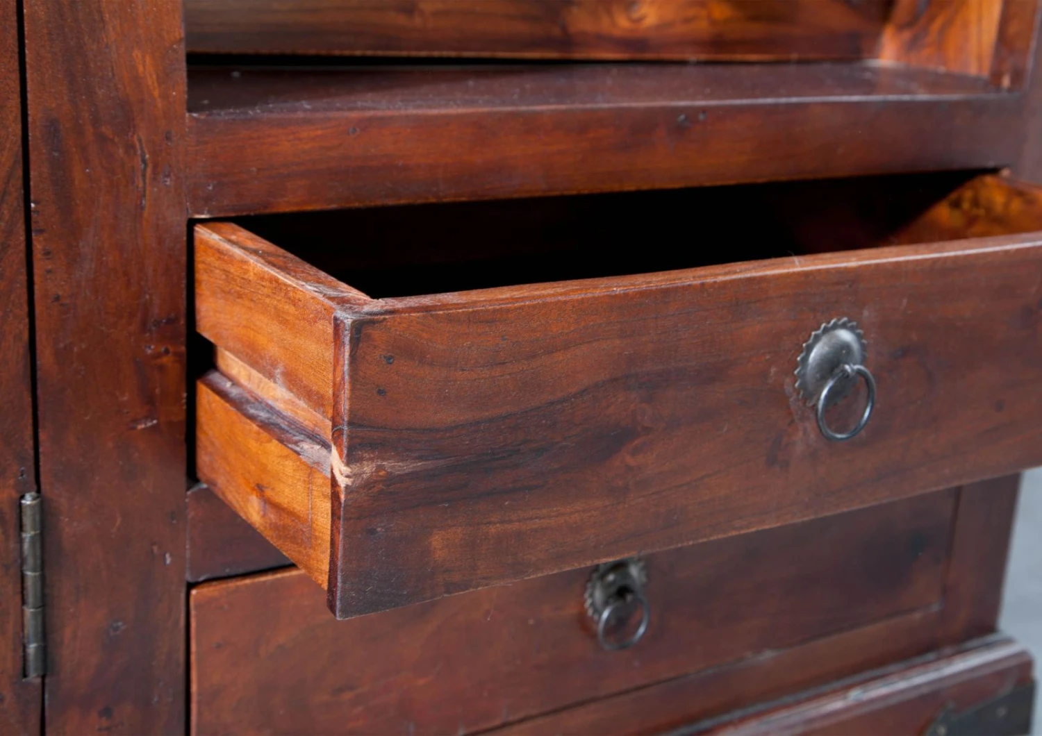 Étagère à Vin 144x47 Acacia Laqué Nougat OXFORD #519 5 Étagère à Vin 144x47 Acacia Laqué Nougat OXFORD #519 – Image 5