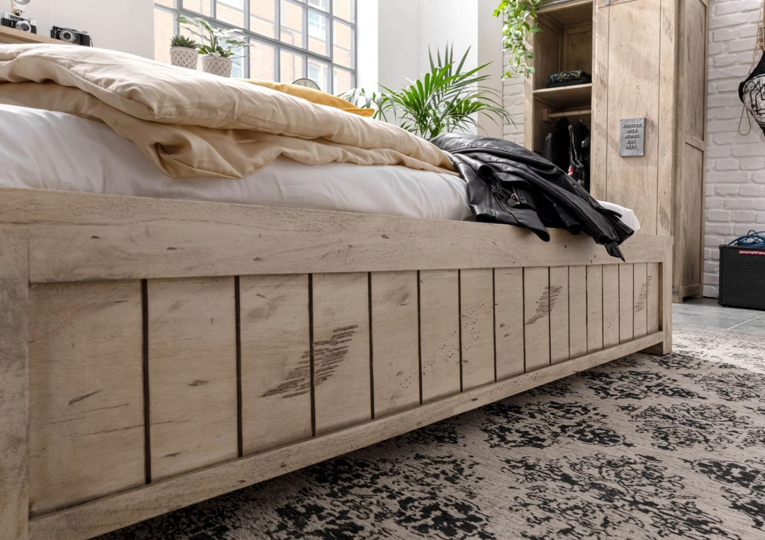 Lit Double 140x200 Manguier Laqué Whitewash RAILWAY #372 6 Lit Double 140x200 Manguier Laqué Whitewash RAILWAY #372 – Image 6