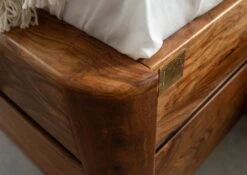 Lit Double Avec Tiroirs 200x200 Palissandre Ciré Noisette TORONTO #259 15 Lit Double Avec Tiroirs 200x200 Palissandre Ciré Noisette TORONTO #259 -Massivmoebel24 09 640 665 1059 7