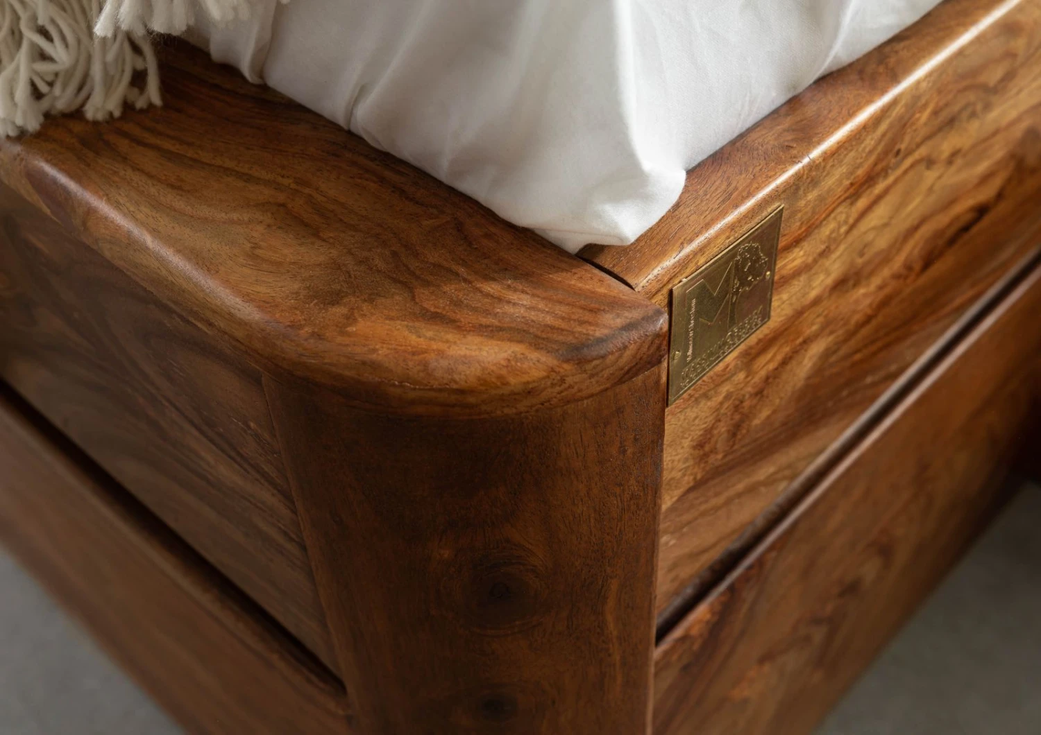 Lit Double Avec Tiroirs 200x200 Palissandre Ciré Noisette TORONTO #259 7 Lit Double Avec Tiroirs 200x200 Palissandre Ciré Noisette TORONTO #259 – Image 7