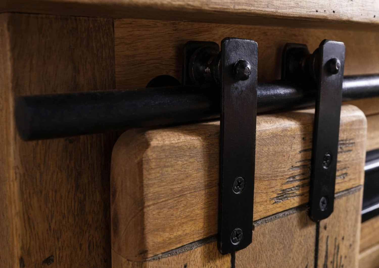 Table De Nuit En Bois De Manguier Laqué Brun Clair RAILWAY #1012 5 Table De Nuit En Bois De Manguier Laqué Brun Clair RAILWAY #1012 – Image 5