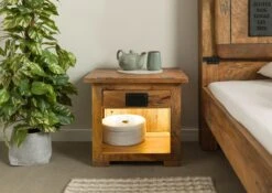 Table De Nuit En Bois De Manguier / Bois De Récupération 50x40x45 Naturel Laqué RAILWAY LUX #160