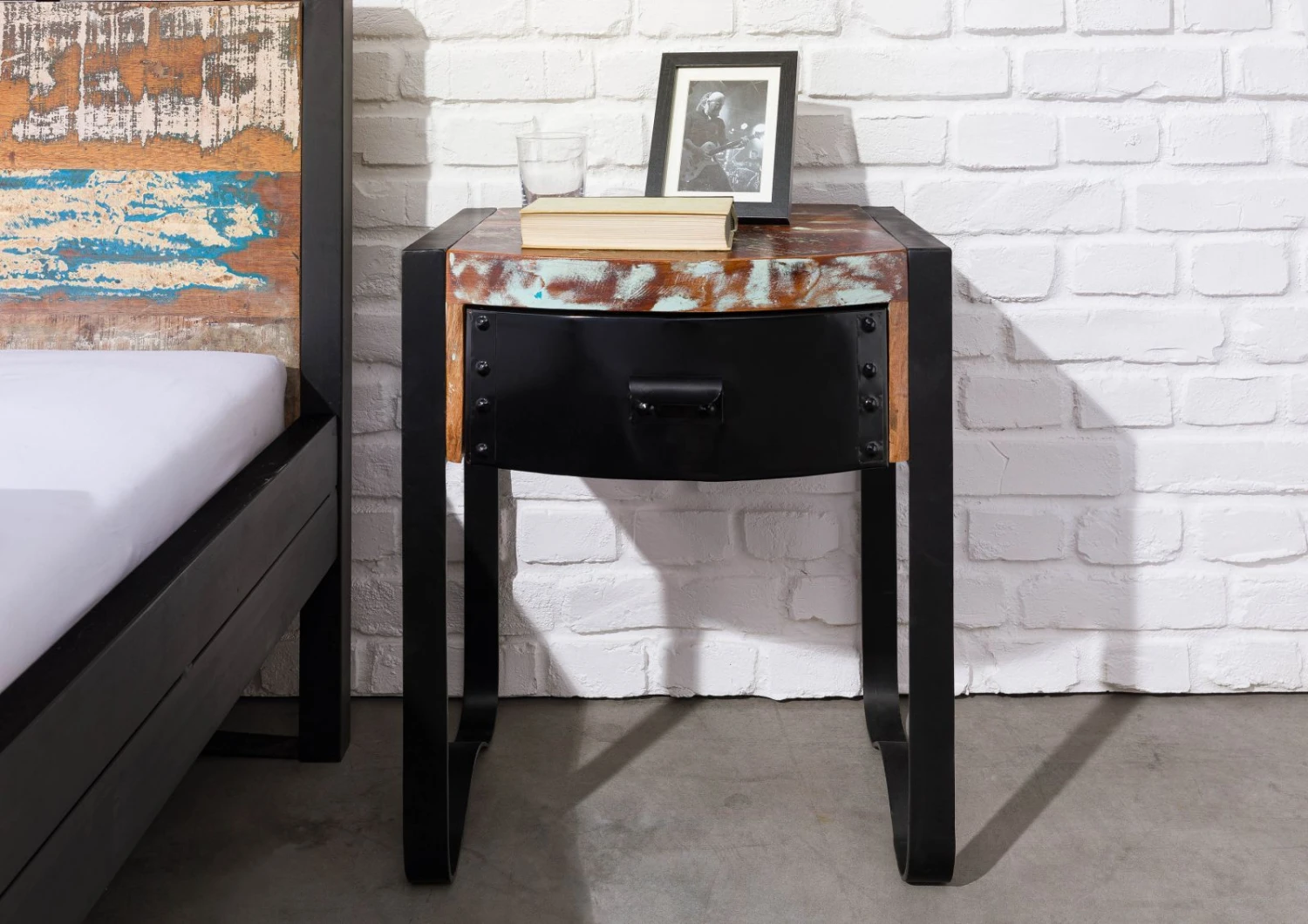 Table De Nuit 50x40 Bois De Récupération Laqué Multicolore INDUSTRIAL #11 3 Table De Nuit 50x40 Bois De Récupération Laqué Multicolore INDUSTRIAL #11 – Image 3