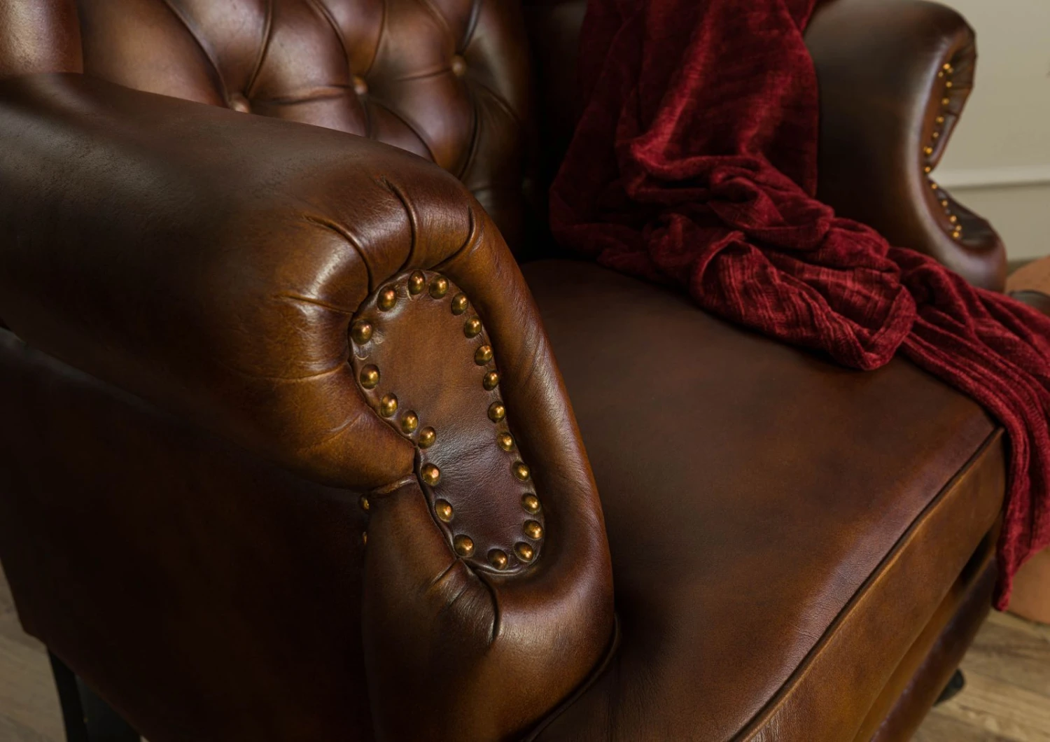 Canapé 88x80 Cuir Brun 3 Places CHESTERFIELD #101 7 Canapé 88x80 Cuir Brun 3 Places CHESTERFIELD #101 – Image 7