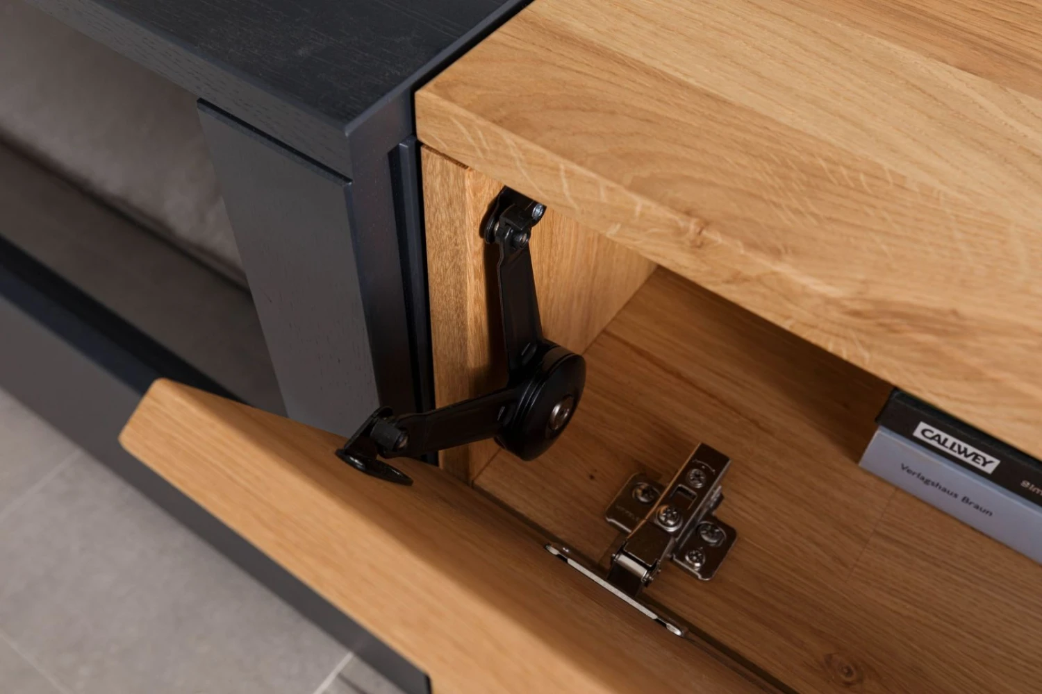 Buffet Bas Chêne Sauvage 170x52x52 Naturel Huilé/verni KITZBÜHEL #122 7 Buffet Bas Chêne Sauvage 170x52x52 Naturel Huilé/verni KITZBÜHEL #122 – Image 7