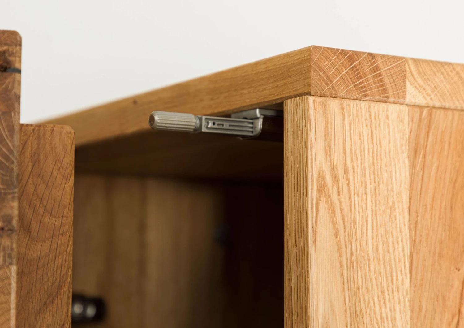 Armoire à Suspendre Chêne Sauvage 33x33,5x123 Naturel Huilé/laqué KITZBÜHEL #101 4 Armoire à Suspendre Chêne Sauvage 33x33,5x123 Naturel Huilé/laqué KITZBÜHEL #101 – Image 4