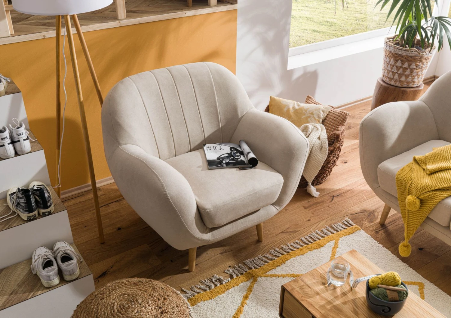 Fauteuil En Polyester Beige HOLMA 2 Fauteuil En Polyester Beige HOLMA – Image 2